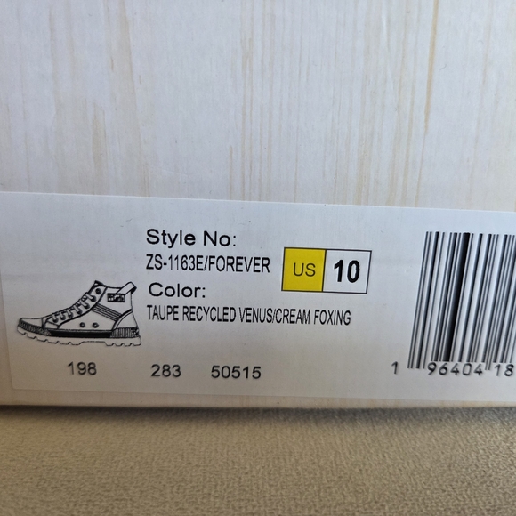 Blowfish Mailbu Forever Lug Sole Sneaker Women's 10 NWT/Box - Picture 11 of 11